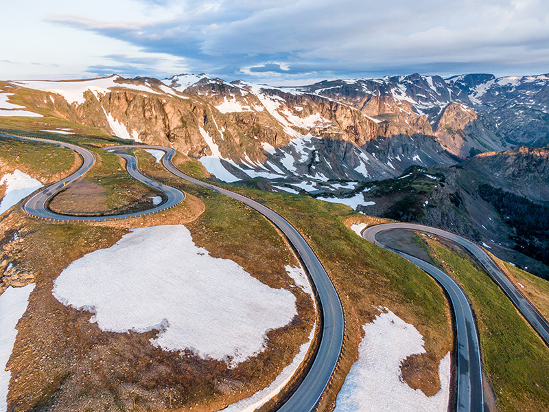 Serpentine turns on Beartooth Highway