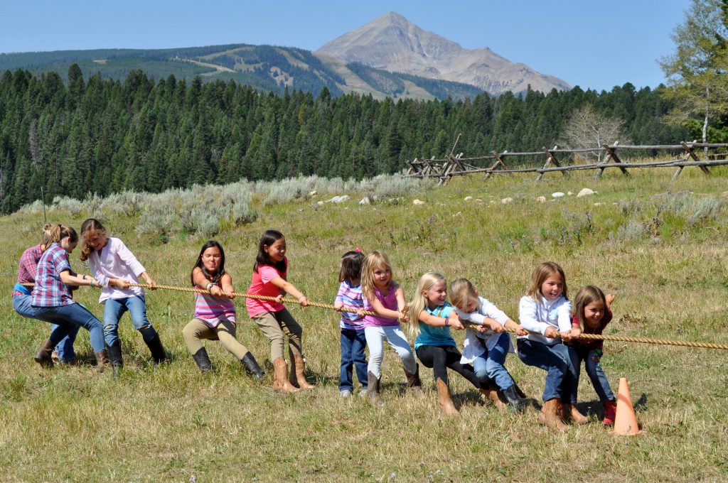 LMR_girls_tug_a_war