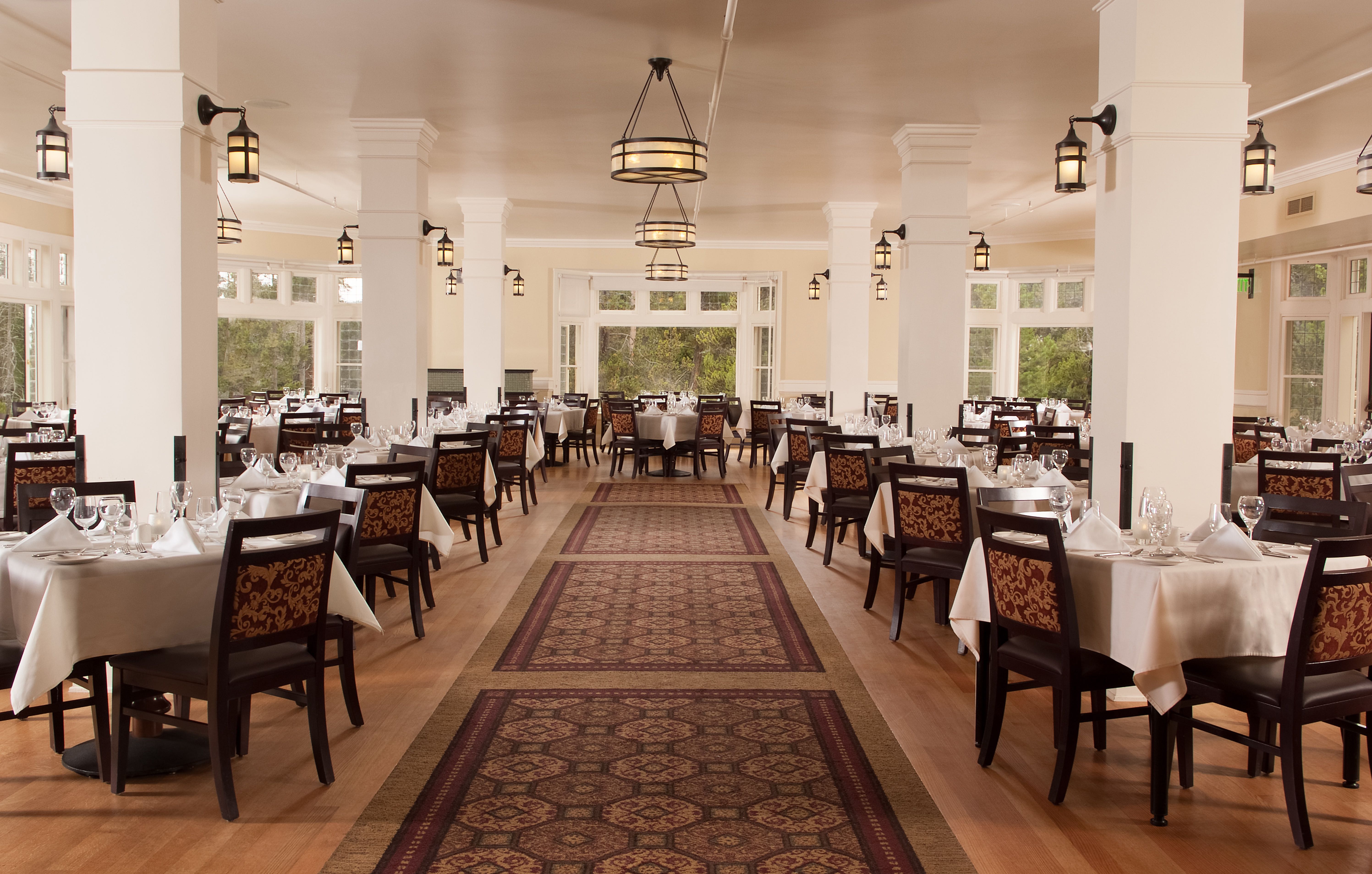 ake yellowstone hotel dining room