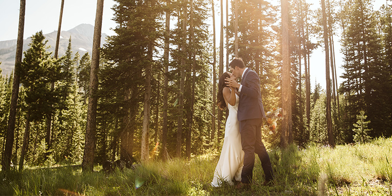 Couple getting marries, Big Sky Resort